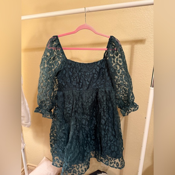 GREEN LEOPARD ENTRO DRESS - Picture 2 of 5